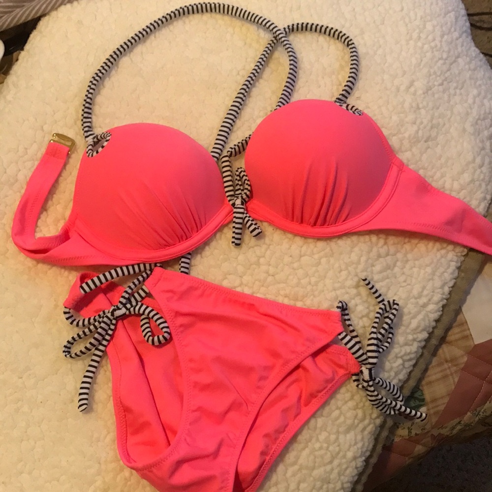 VS bikini